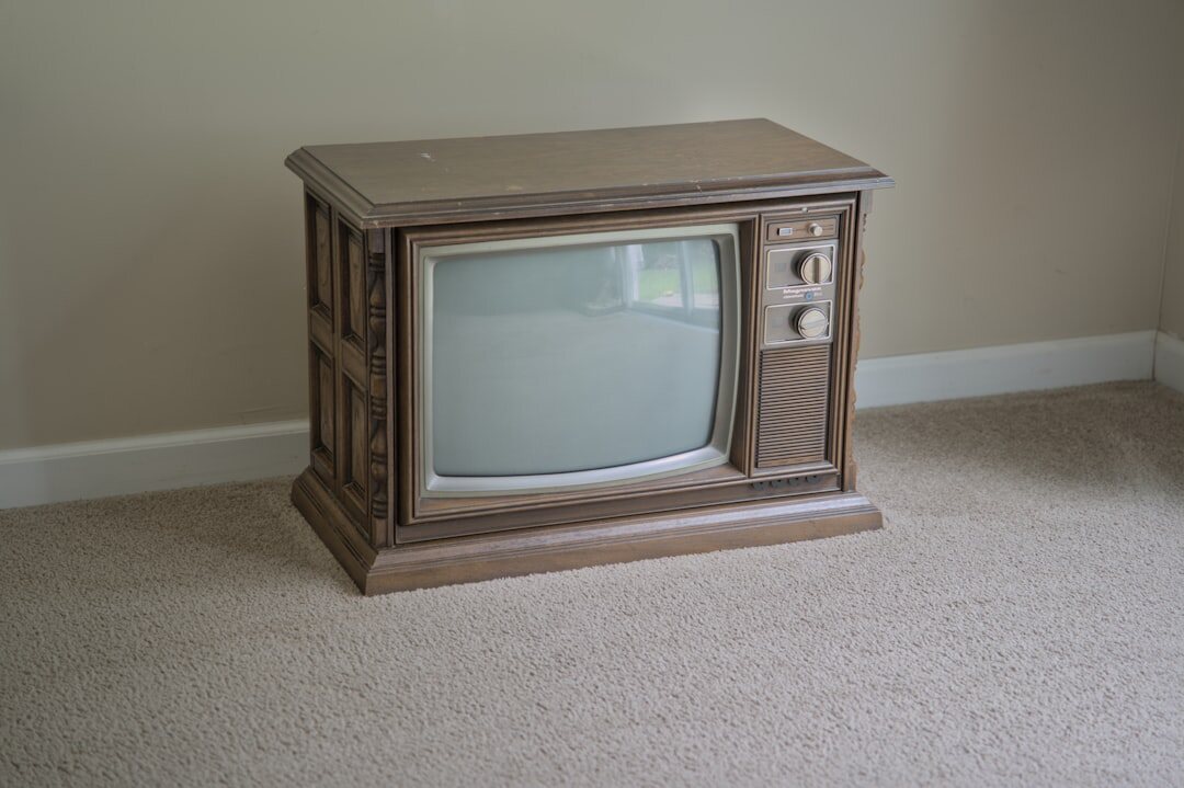 retro 80s commercial